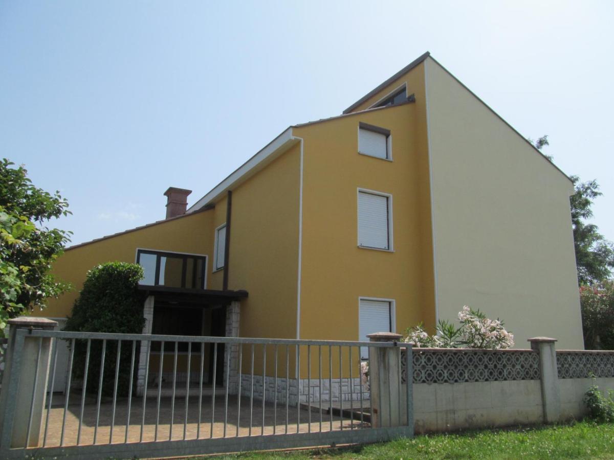 Apartments Zvezdica*** With Garden Zambratija  Extérieur photo